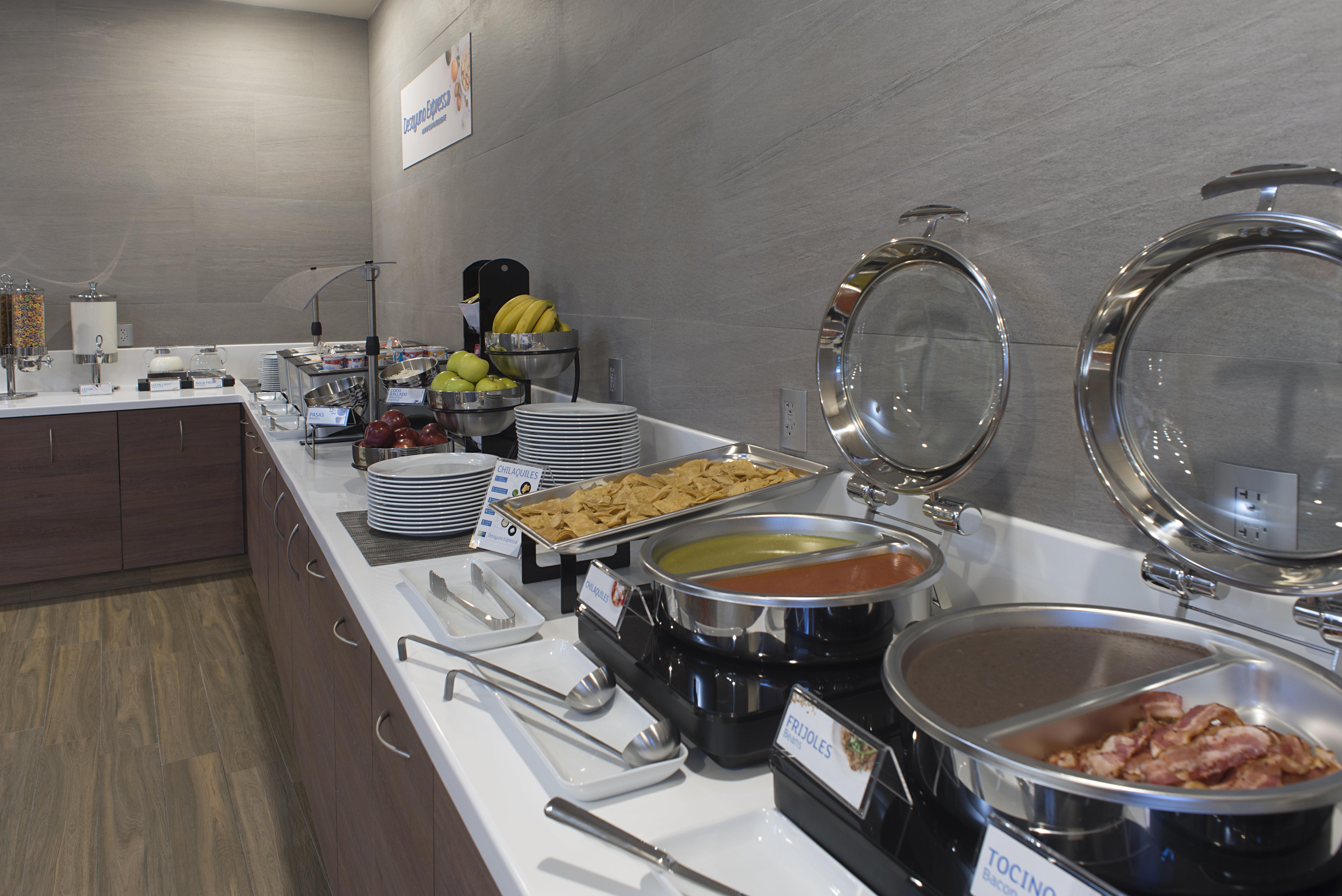 Holiday Inn Express Mexico- Toreo By Ihg Екстериор снимка