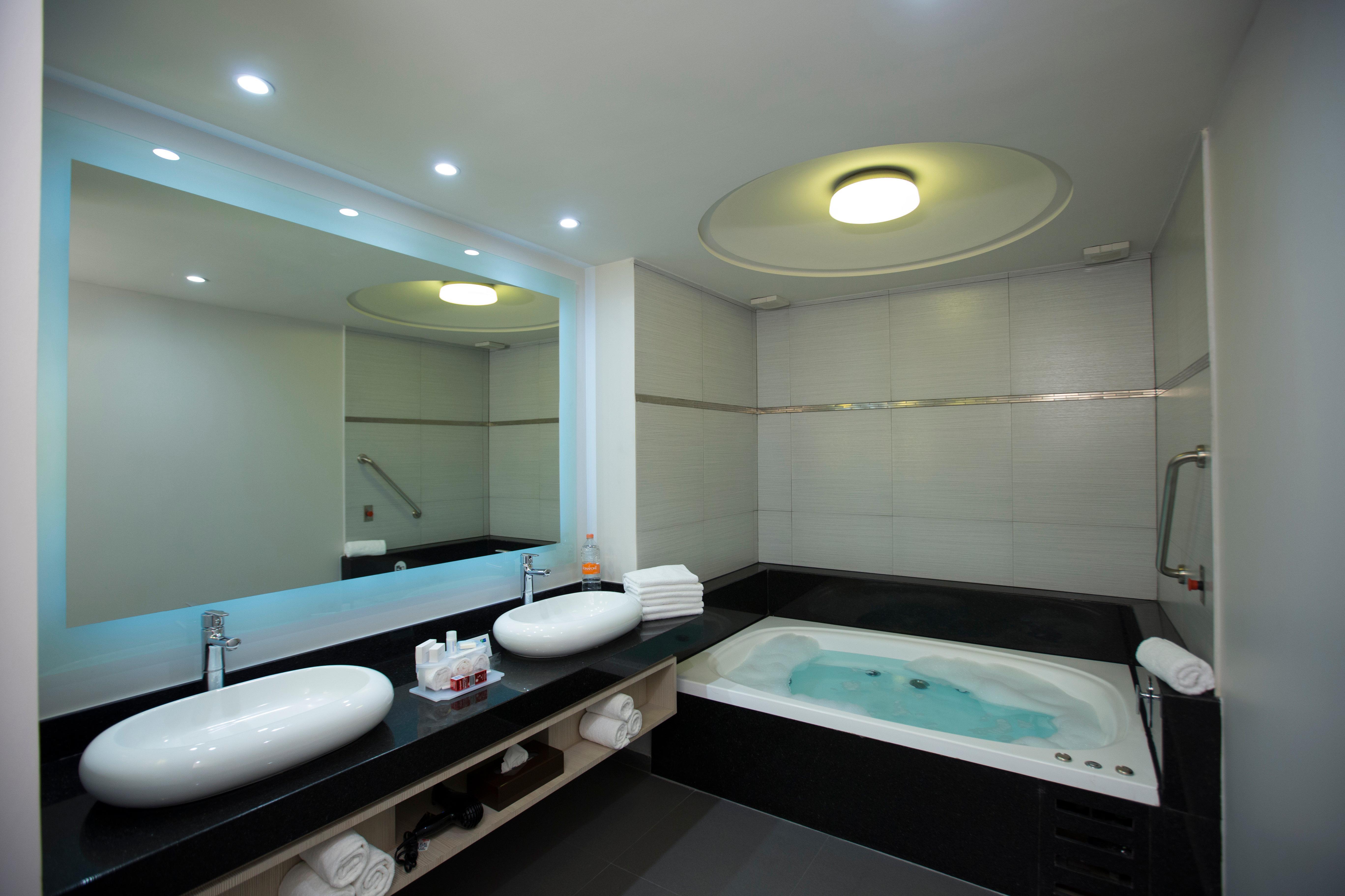 Holiday Inn Express Mexico- Toreo By Ihg Екстериор снимка