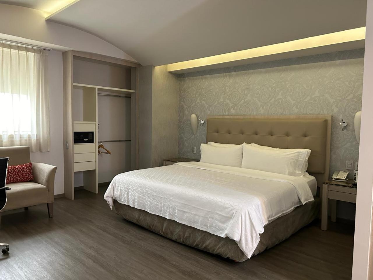 Holiday Inn Express Mexico- Toreo By Ihg Екстериор снимка