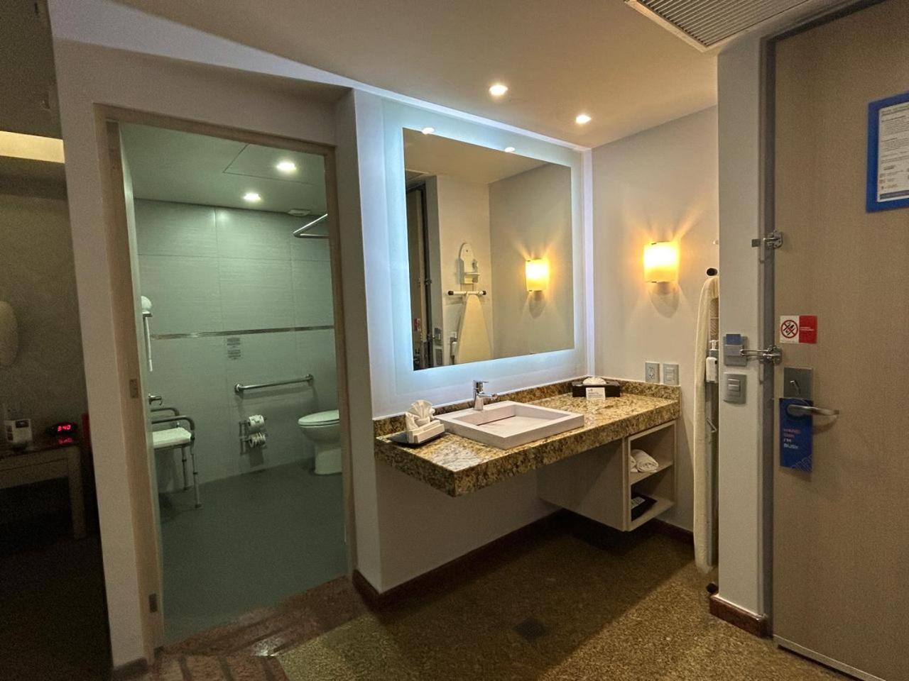 Holiday Inn Express Mexico- Toreo By Ihg Екстериор снимка